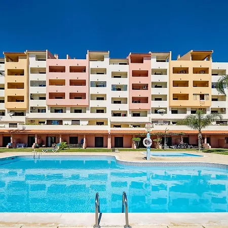 Lovelystay - Bela Vista 3bdr Duplex Penthouse With Pool شقة