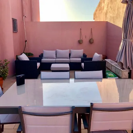 Lovelystay - Bela Vista 3bdr Duplex Penthouse With Pool شقة